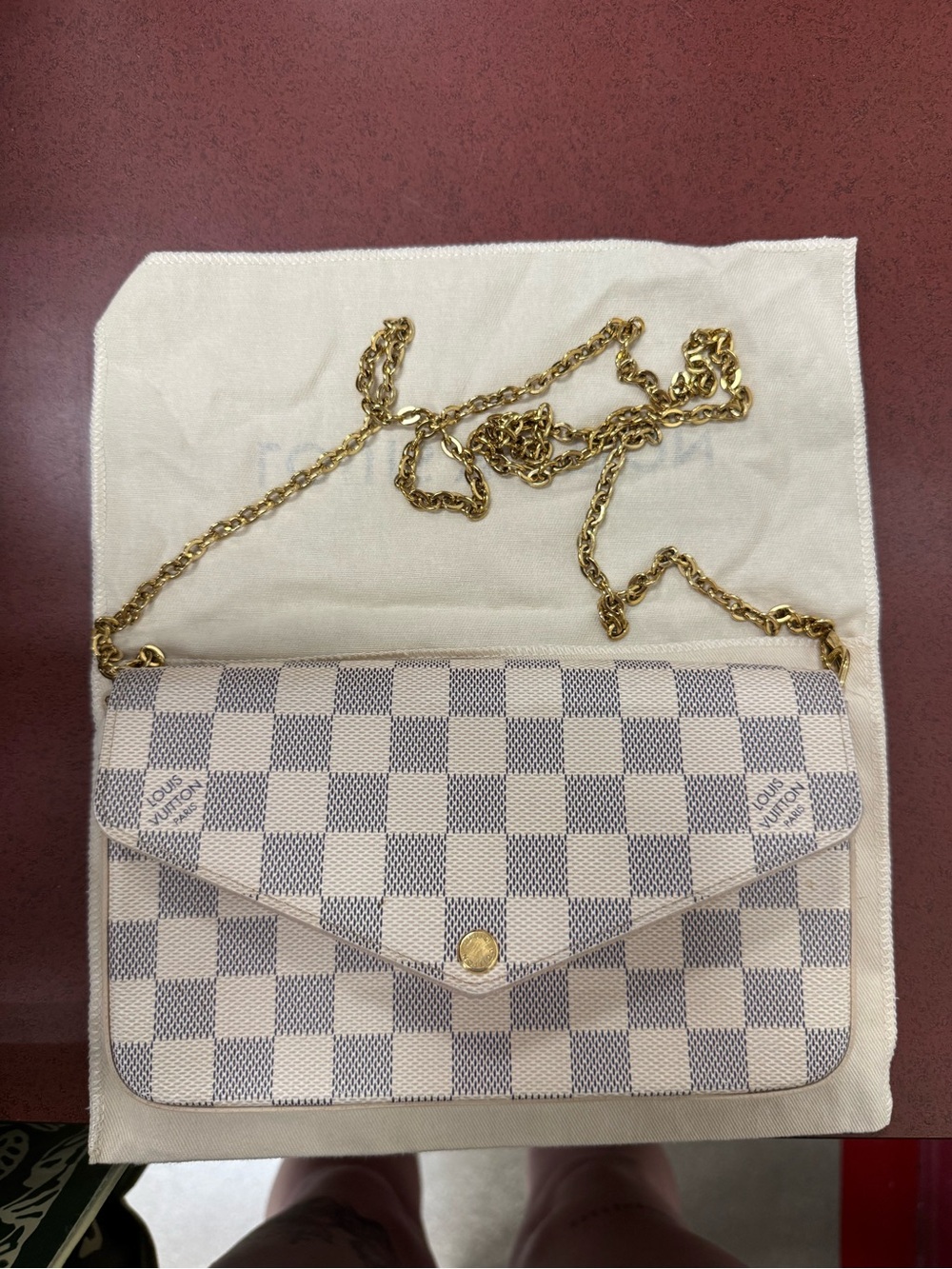 Louis Vuitton Pochette Felicie Crossbody Chain Wallet - White/Gray